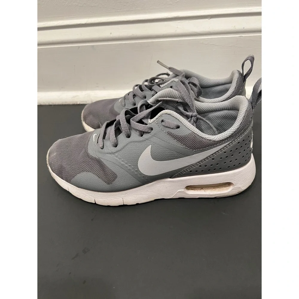 Nike Air Max Tavas GS Running Sneakers Kid's 3.5 Grey White Mesh Upper Round Toe